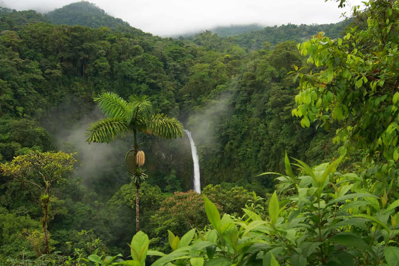 waterfall-la-fortuna-costa-rica