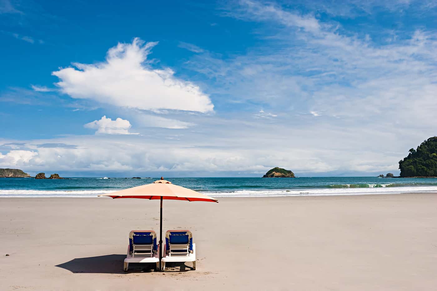chairs and umbrella manuel antonio costa-rica